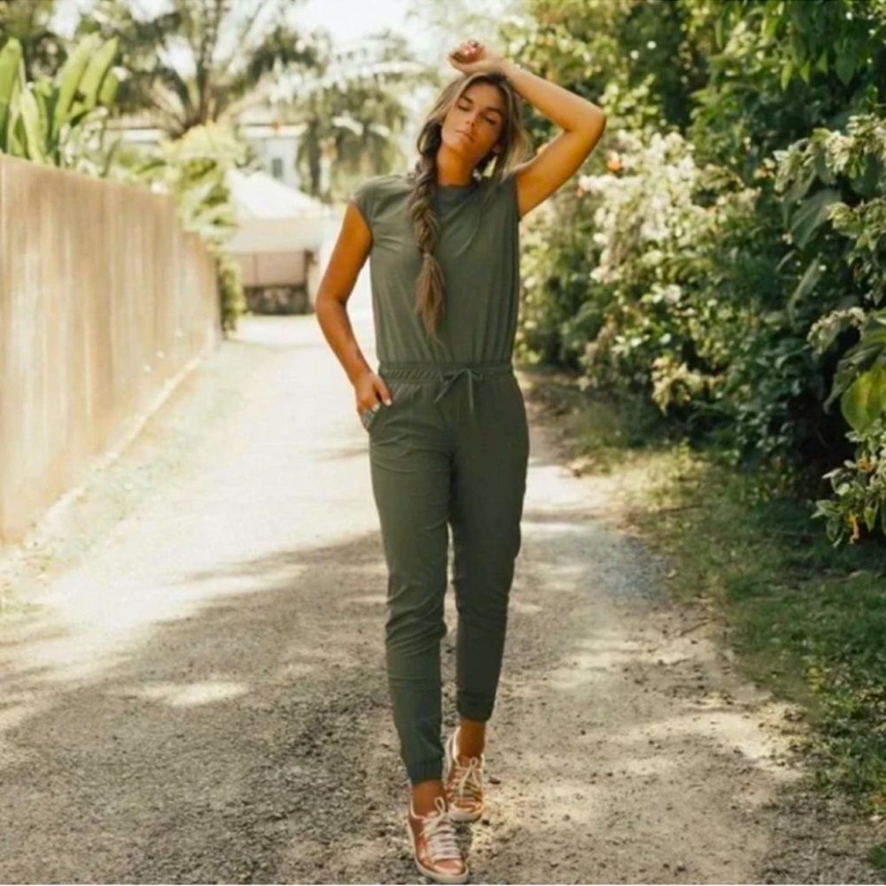 Albion Sage Green Short Sleeve Tapered Leg Zipper Cuff Everyday Jumpsuit Sz XS